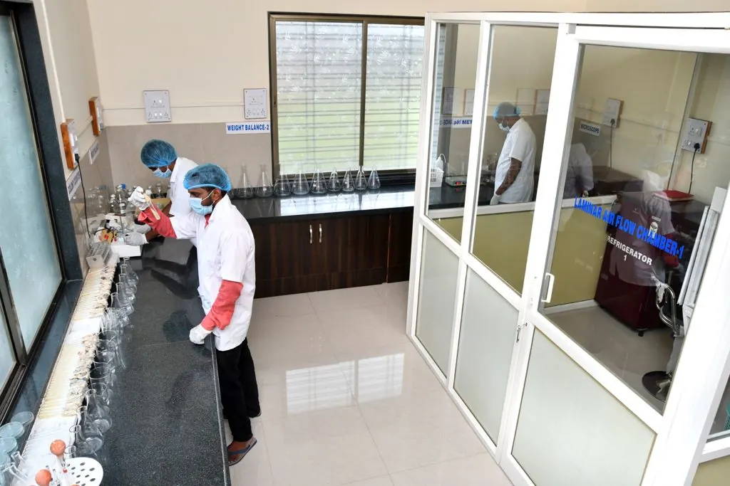 Relegare technicians working in the microbiology laboratory